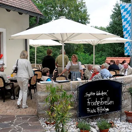 Schlossbraeu Lintach Inn
